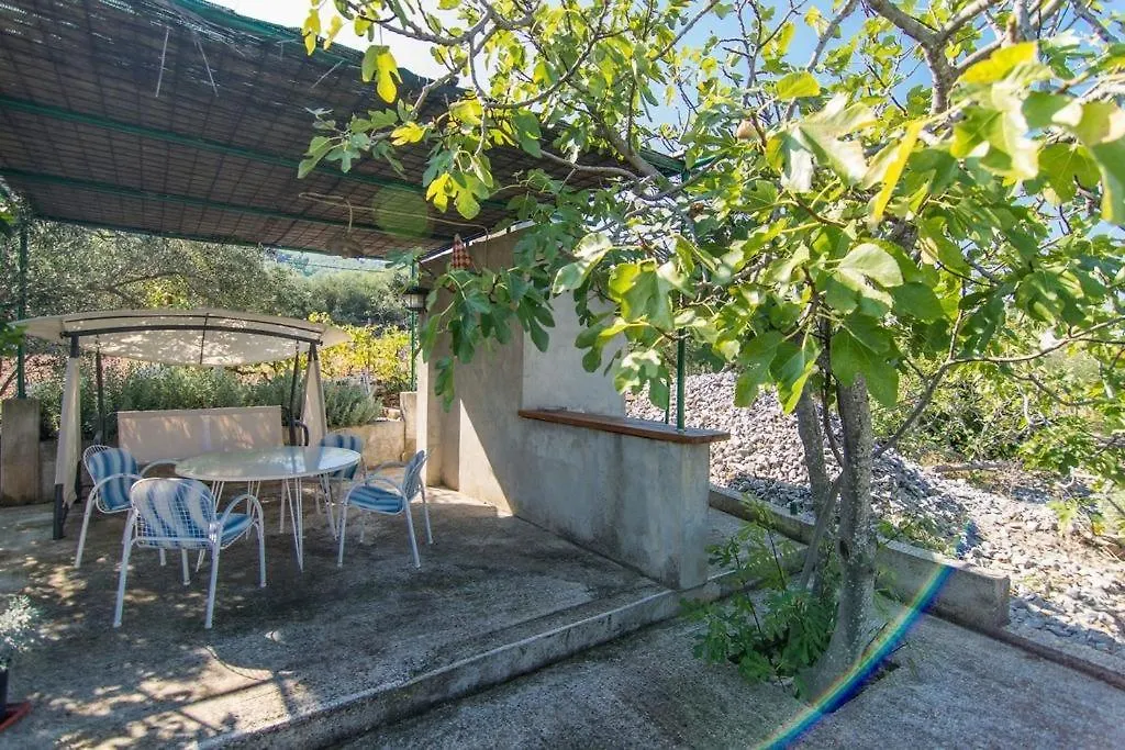 Apartment In Slatine With Terrace, Air Conditioning, Wi-Fi Trogir