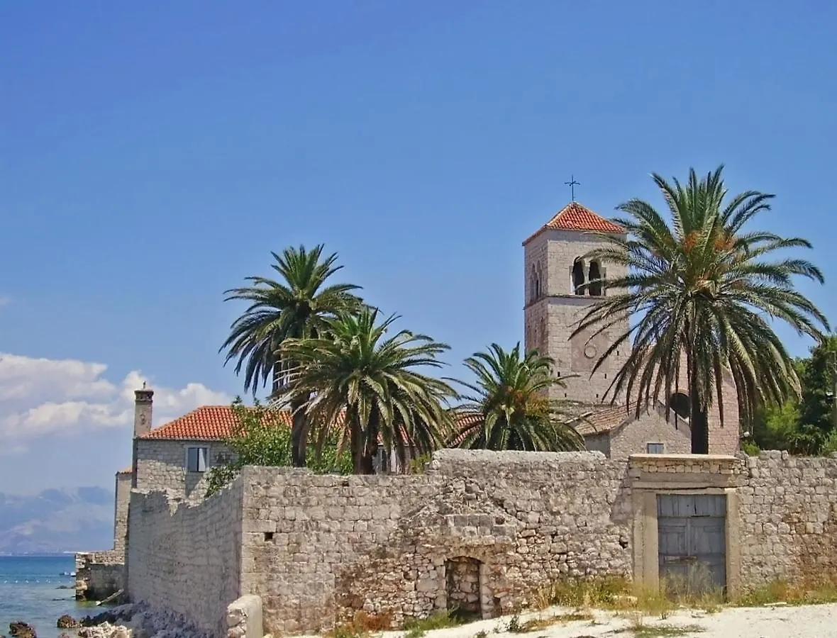 Apartment In Slatine With Terrace, Air Conditioning, Wi-Fi Trogir 0*,