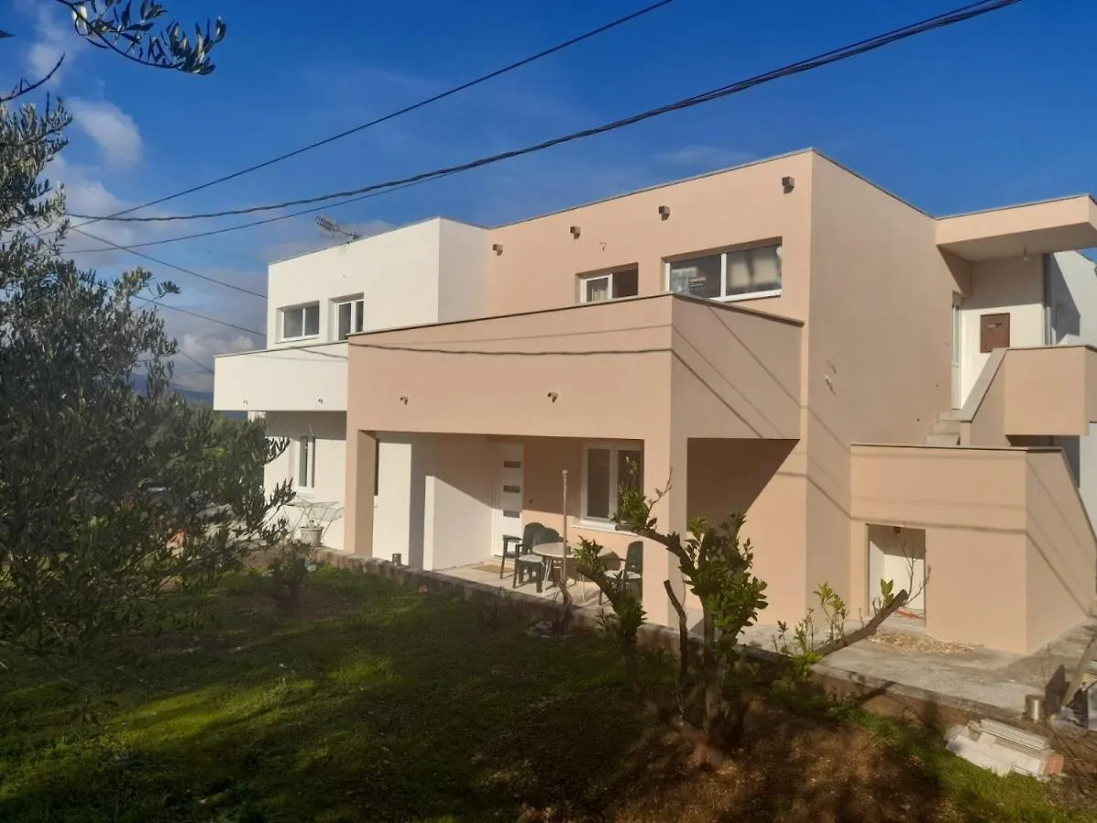 Apartment In Slatine With Terrace, Air Conditioning, Wi-Fi Trogir